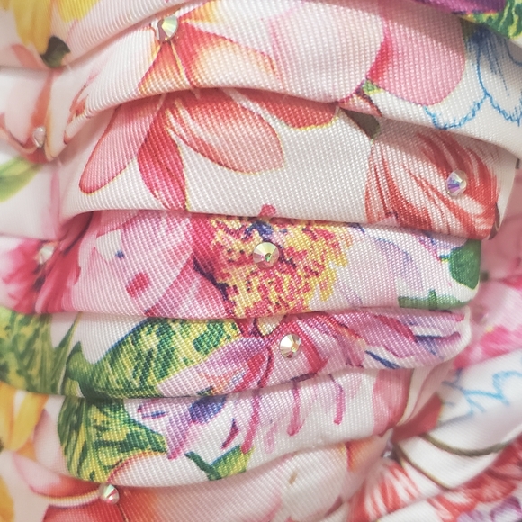 Beautiful pageant gown - Picture 3 of 4